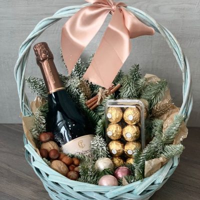 Корзина со сладостями  "Шампанское и Конфеты"